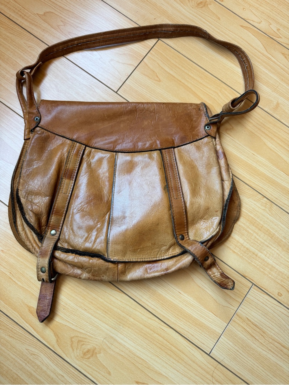 Vintage Tan Leather Shoulder Satchel